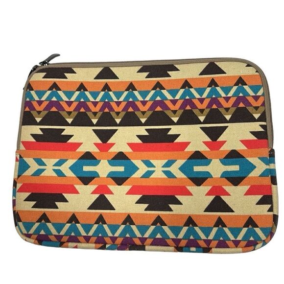 Aztec Style Computer Cover. - Picture 3 of 8